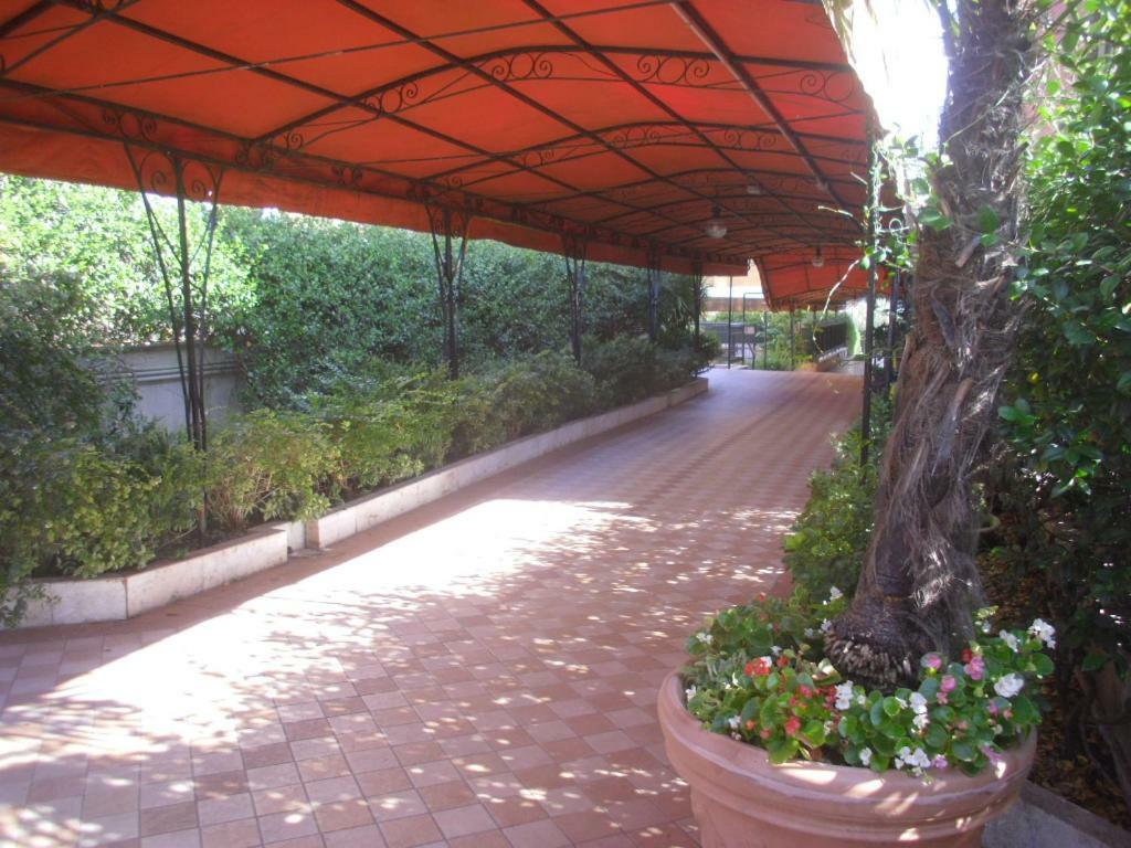 Lovely Little Apartment In Via Aurelia Rome Exterior photo